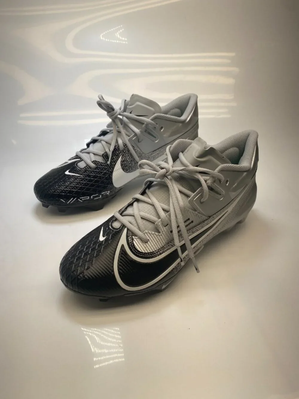 Nike Mens Vapor Edge Elite 360 2  Silver/Black Football Cleat Sz 12